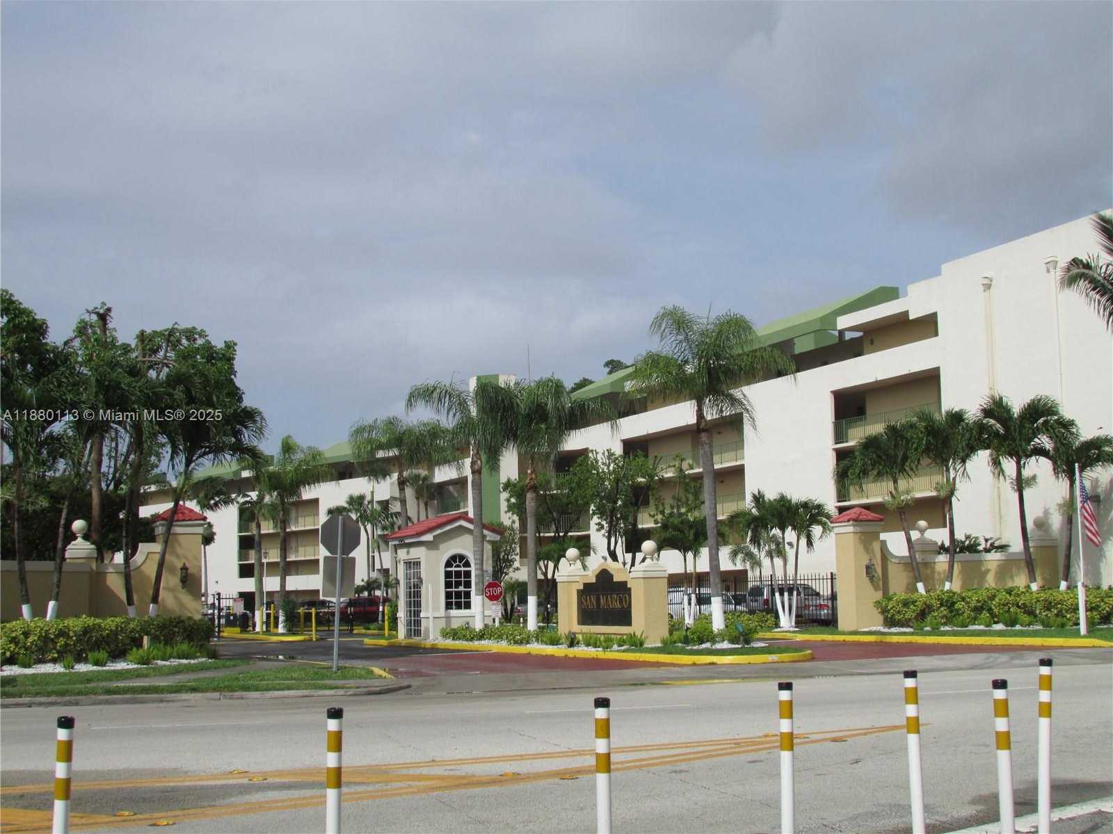 Small Image of 8820 FONTAINEBLEAU BLVD #105, Miami Number 20