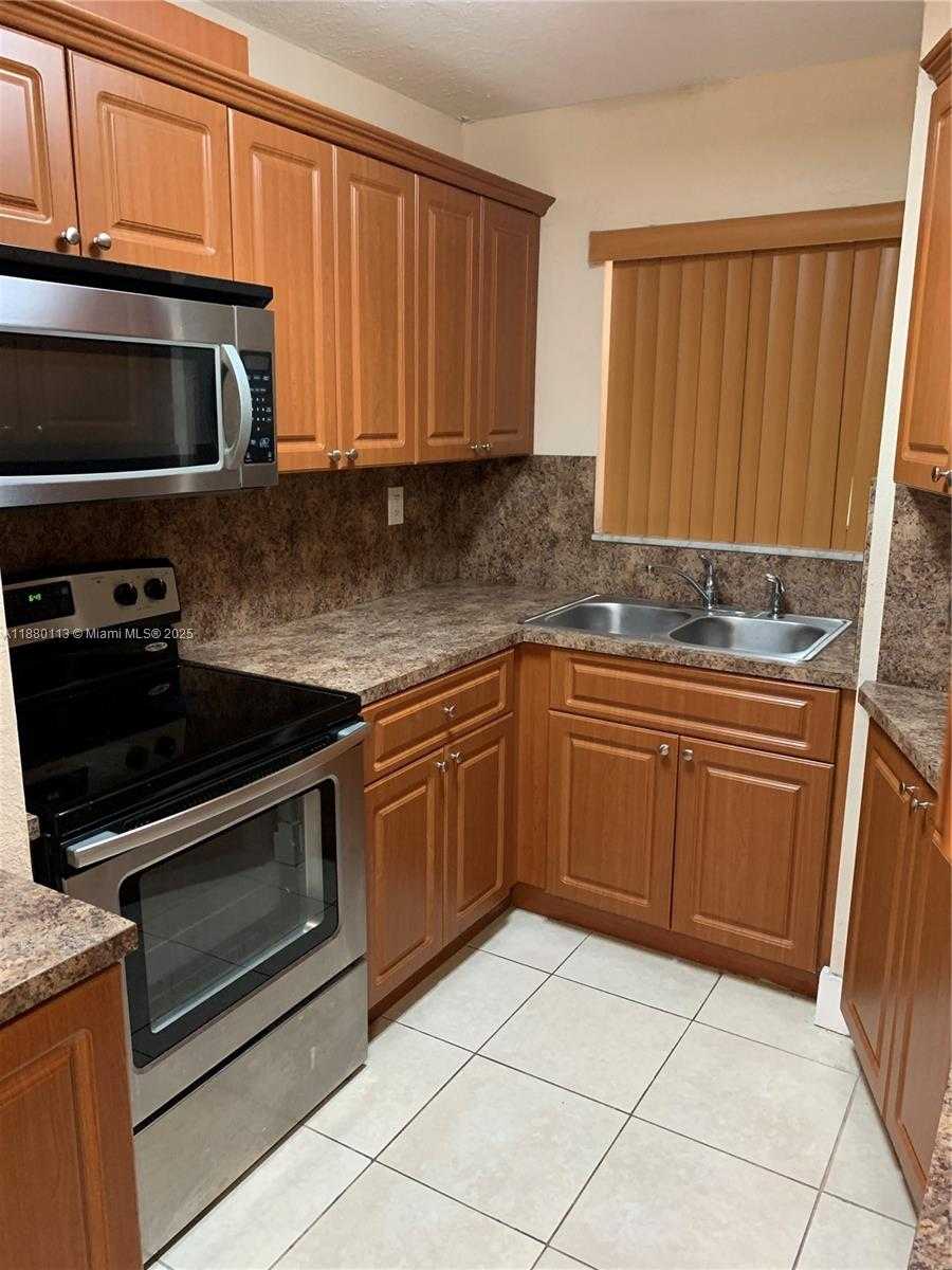 Small Image of 8820 FONTAINEBLEAU BLVD #105, Miami Number 6