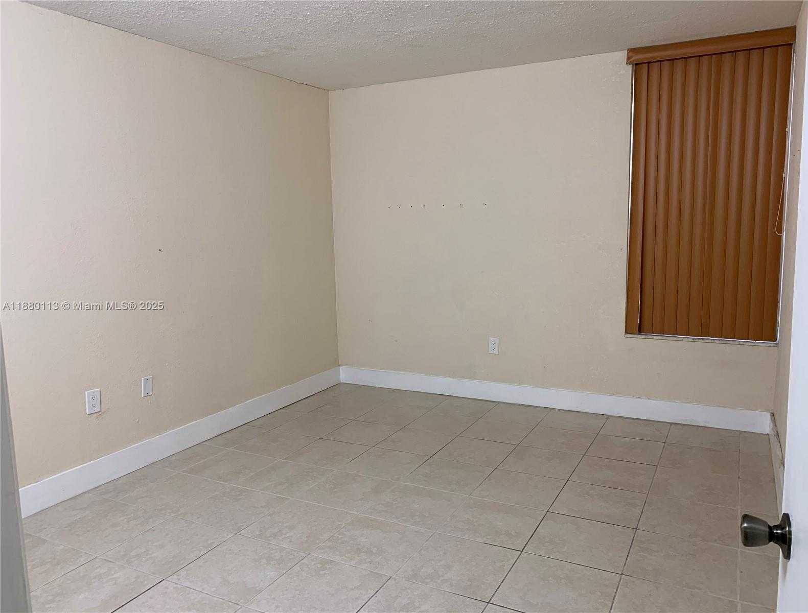 Small Image of 8820 FONTAINEBLEAU BLVD #105, Miami Number 9