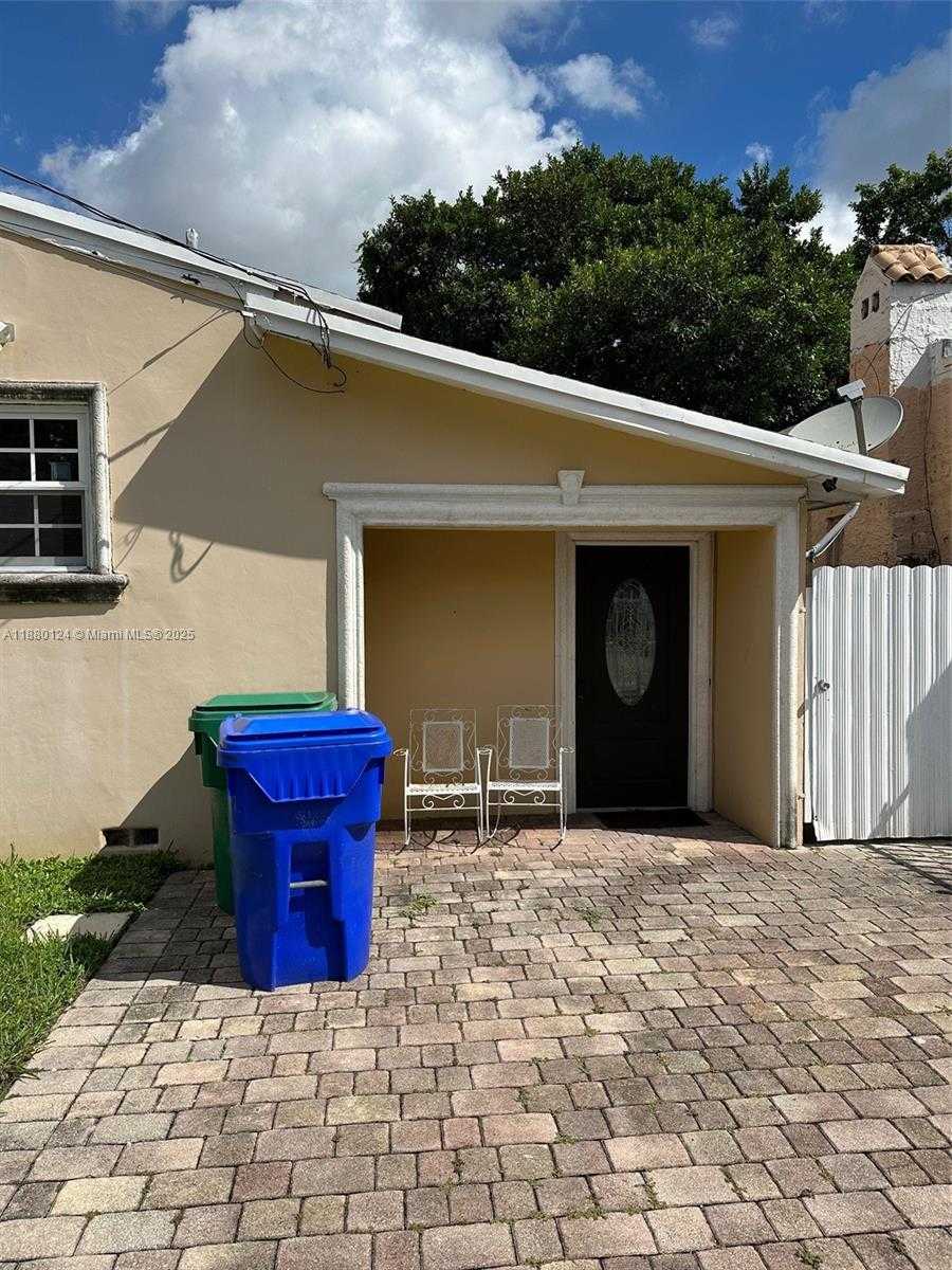 Small Image of 1619 NORTH WEST 52ND ST #1, Miami Number 3
