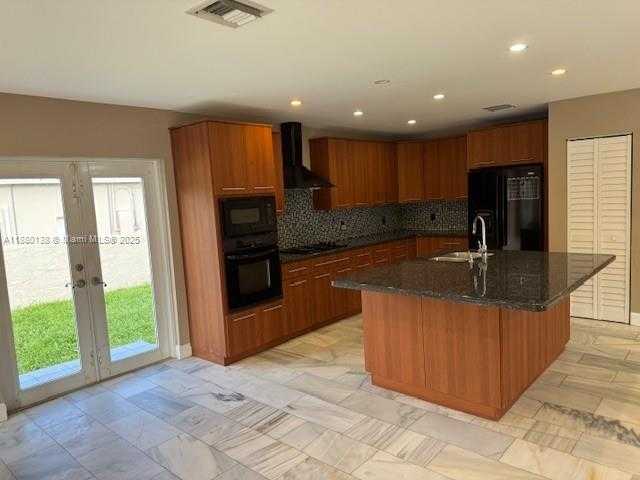 Small Image of 200 NORTH EAST 44TH ST, Miami Number 5