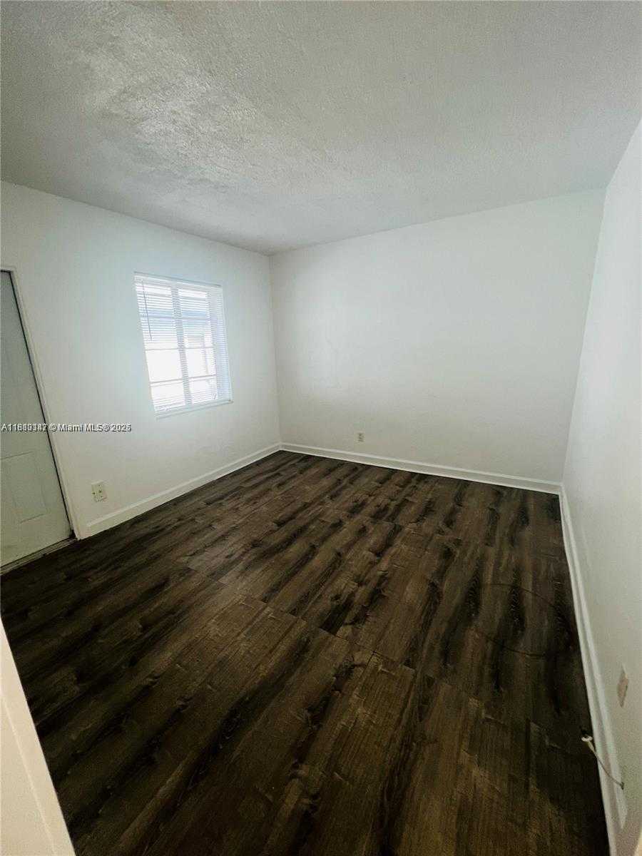 Small Image of 840 81ST ST #3, Miami Beach Number 10