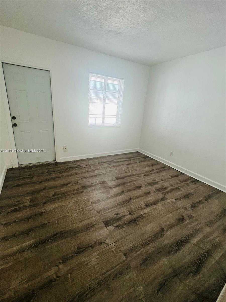 Small Image of 840 81ST ST #3, Miami Beach Number 6