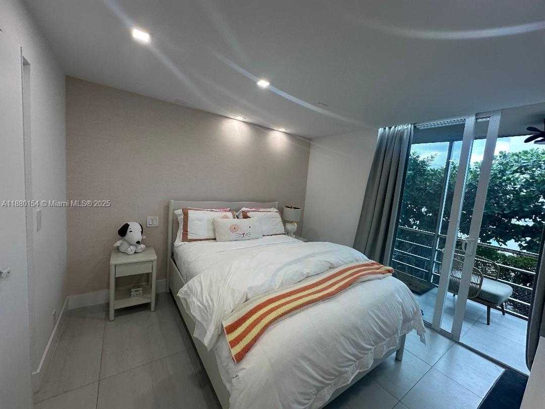 Small Image of 2821 NORTH EAST 163RD ST #2R, North Miami Beach Number 24