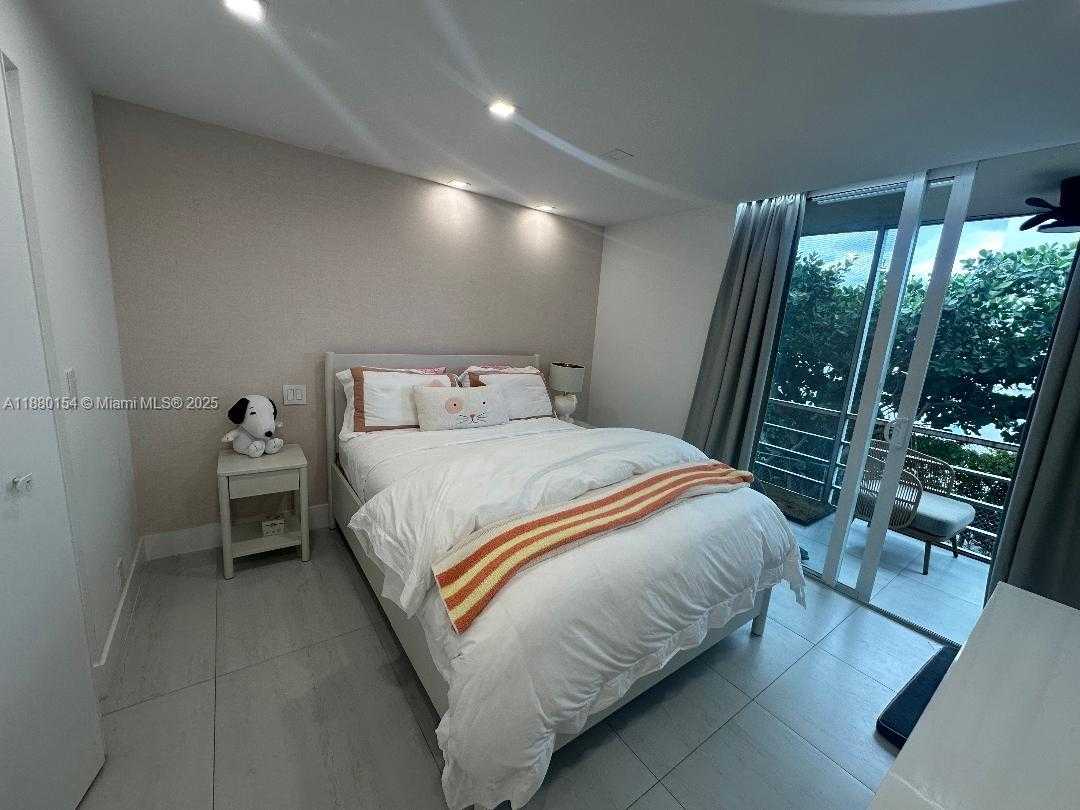 Small Image of 2821 NORTH EAST 163RD ST #2R, North Miami Beach Number 25