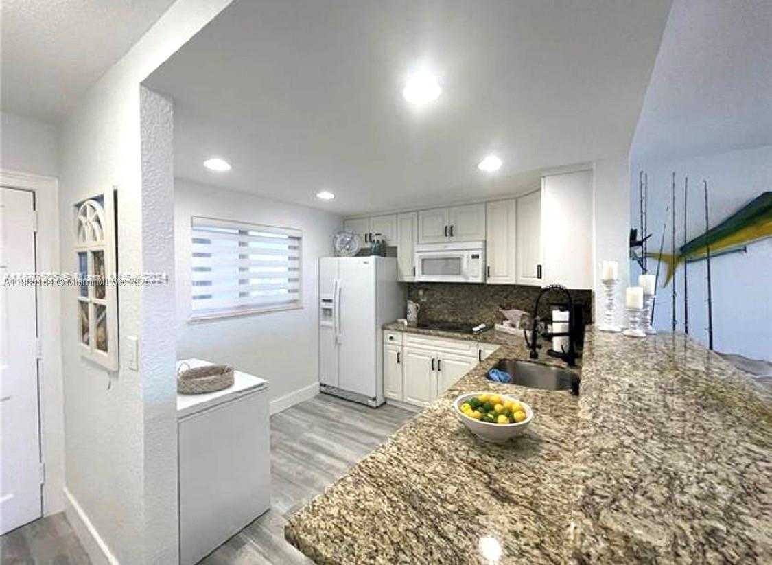 Small Image of 4000 NORTH EAST 170TH ST #402, North Miami Beach Number 7
