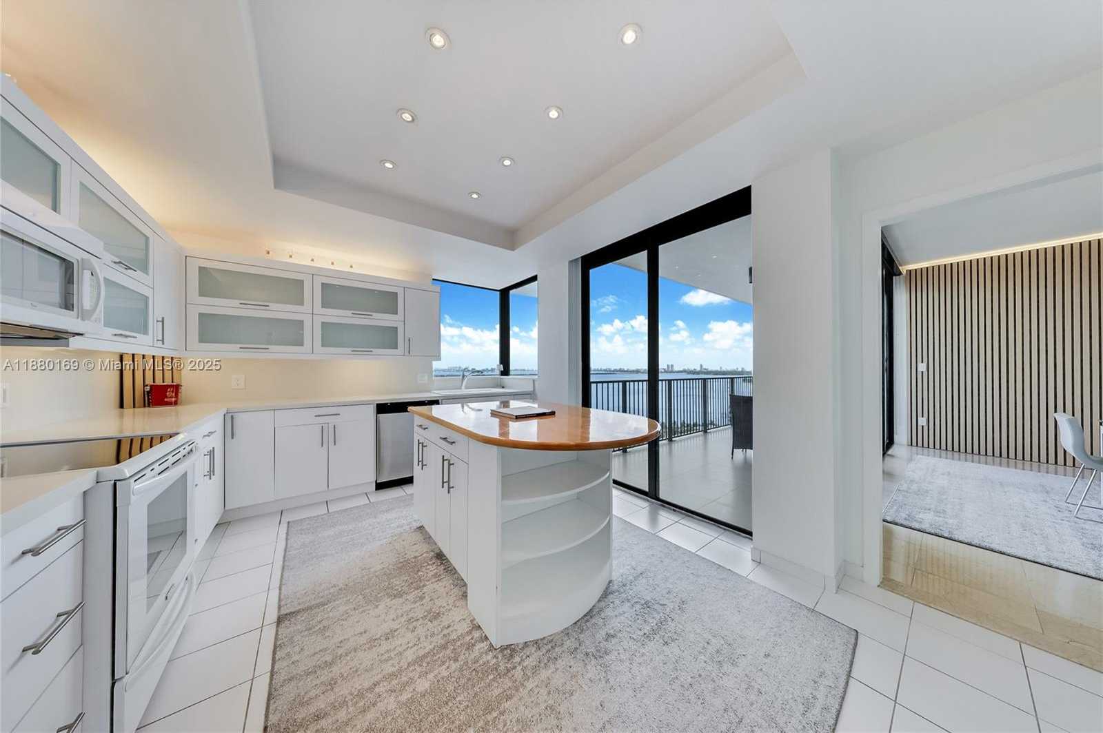 Small Image of 1000 VENETIAN WAY #1902, Miami Number 4