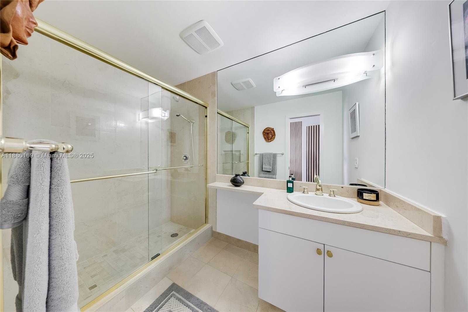 Small Image of 1000 VENETIAN WAY #1902, Miami Number 7