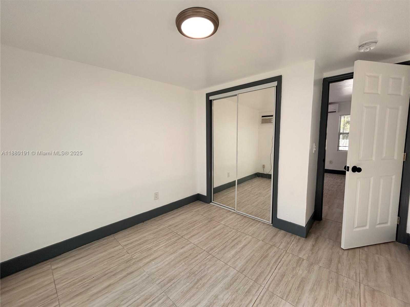 Small Image of 1928 WILSON ST #3, Hollywood Number 5