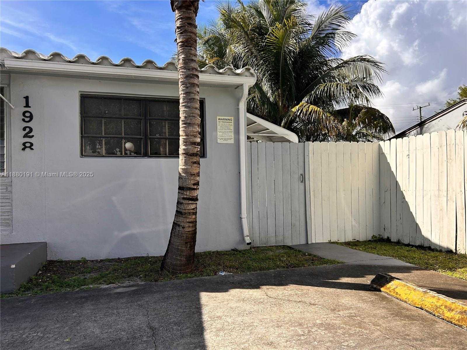 Small Image of 1928 WILSON ST #3, Hollywood Number 7