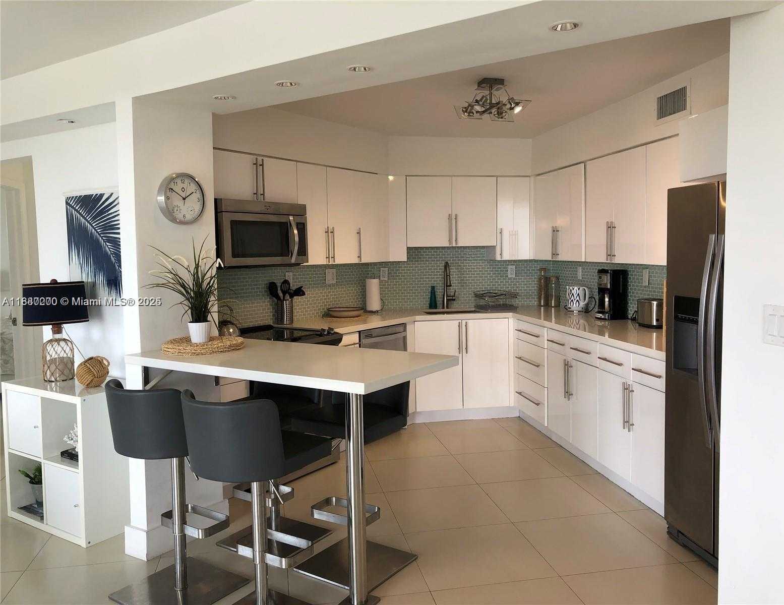 Small Image of 5151 COLLINS AVE #923, Miami Beach Number 14