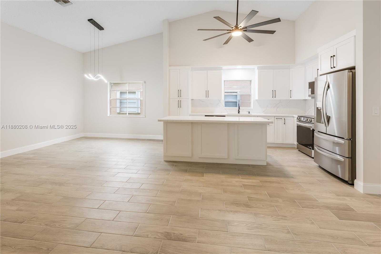 Small Image of 5284 TIFFANY ANNE CIR, West Palm Beach Number 2