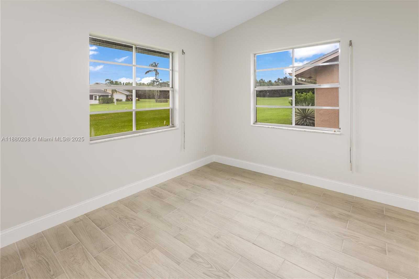 Small Image of 5284 TIFFANY ANNE CIR, West Palm Beach Number 4