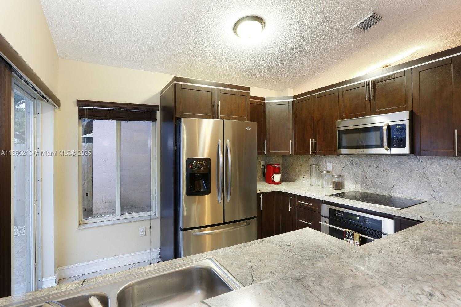 Small Image of 14285 SOUTH WEST 176TH TER, Miami Number 10