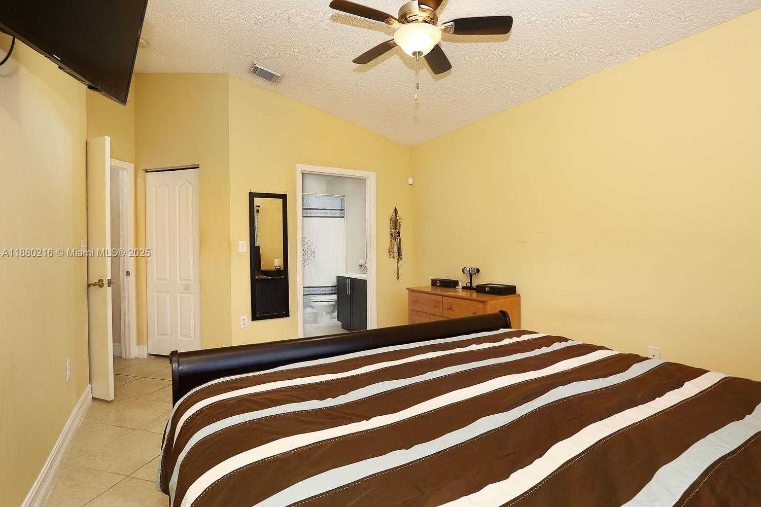 Small Image of 14285 SOUTH WEST 176TH TER, Miami Number 14