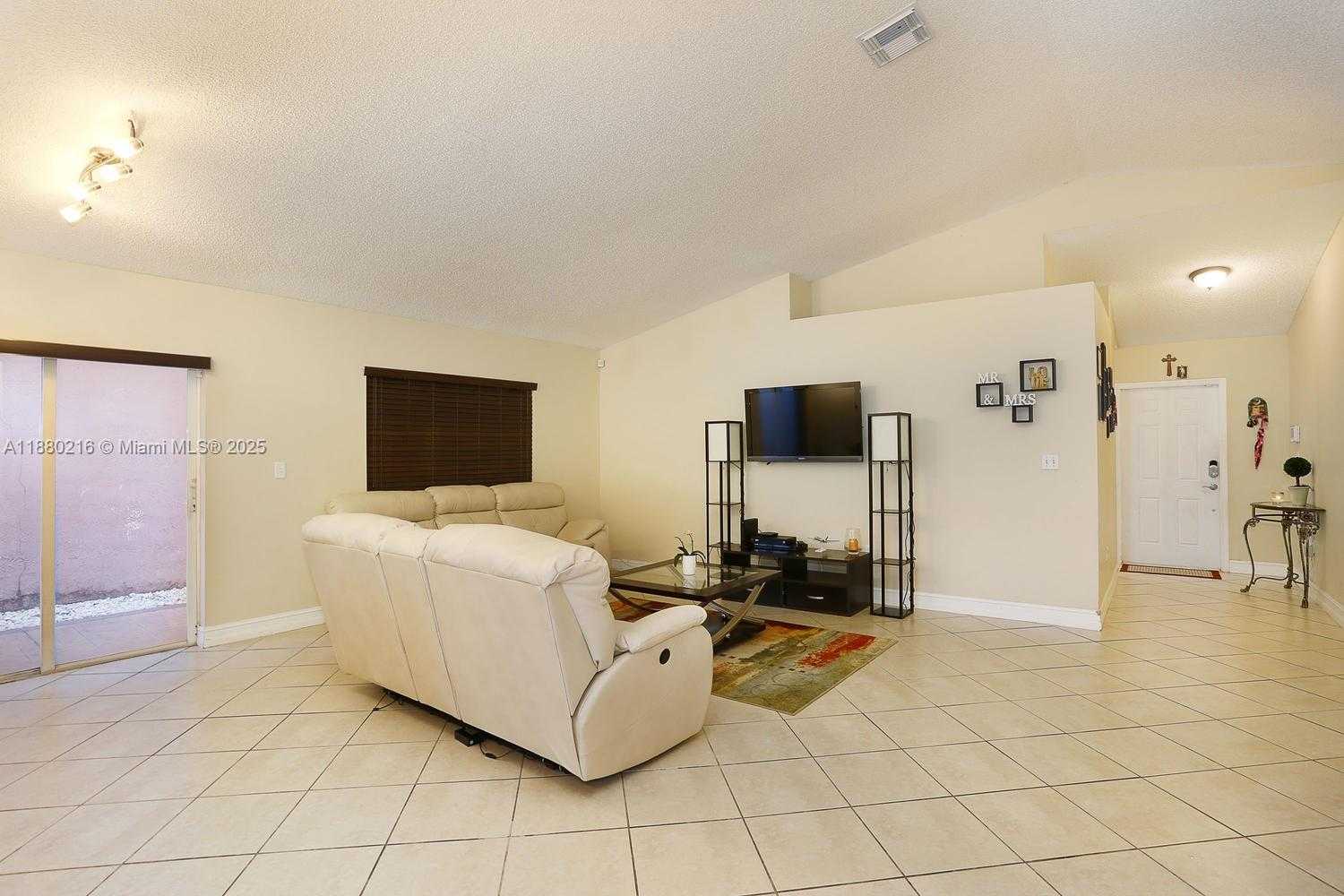 Small Image of 14285 SOUTH WEST 176TH TER, Miami Number 5