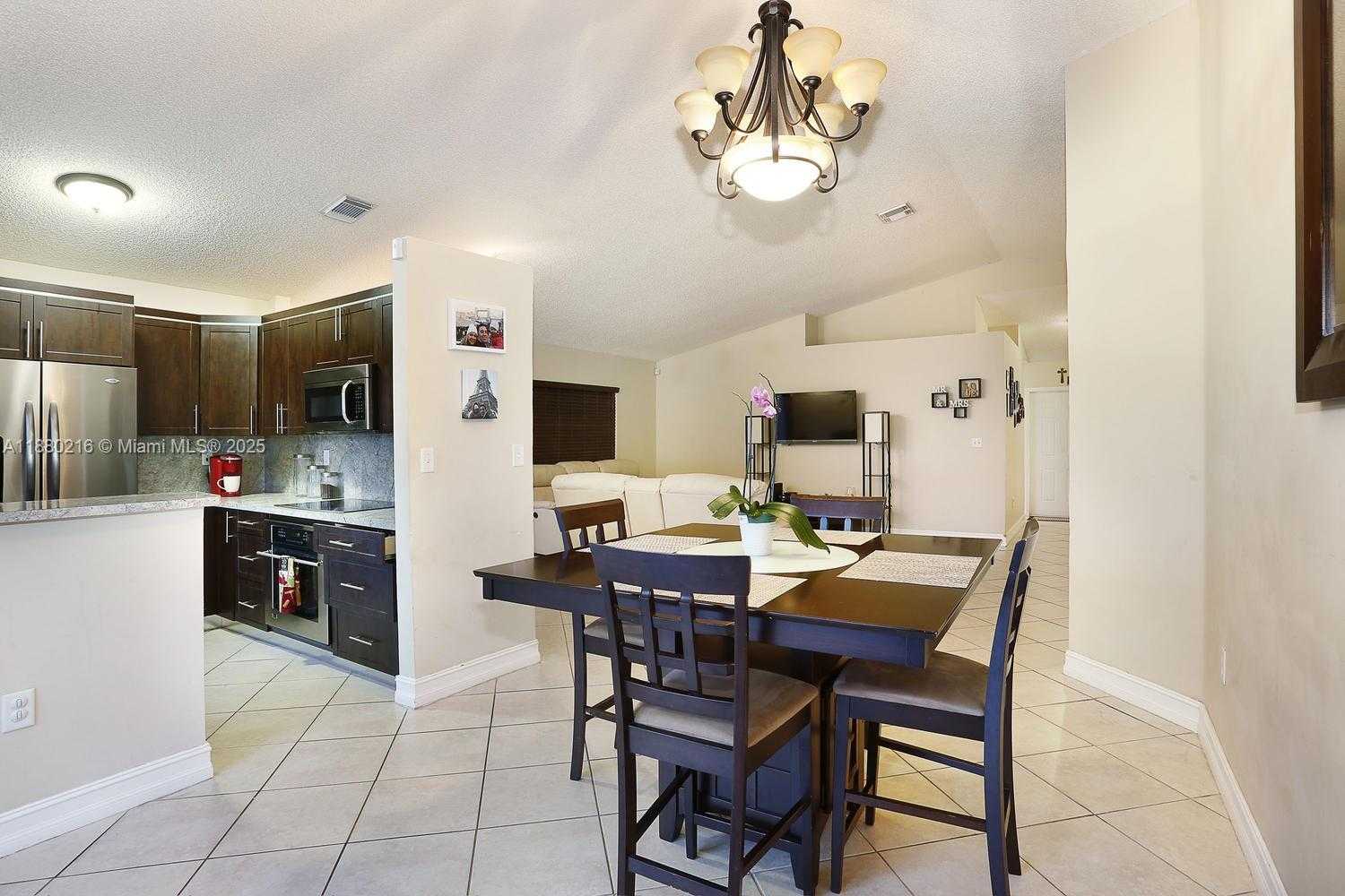 Small Image of 14285 SOUTH WEST 176TH TER, Miami Number 8