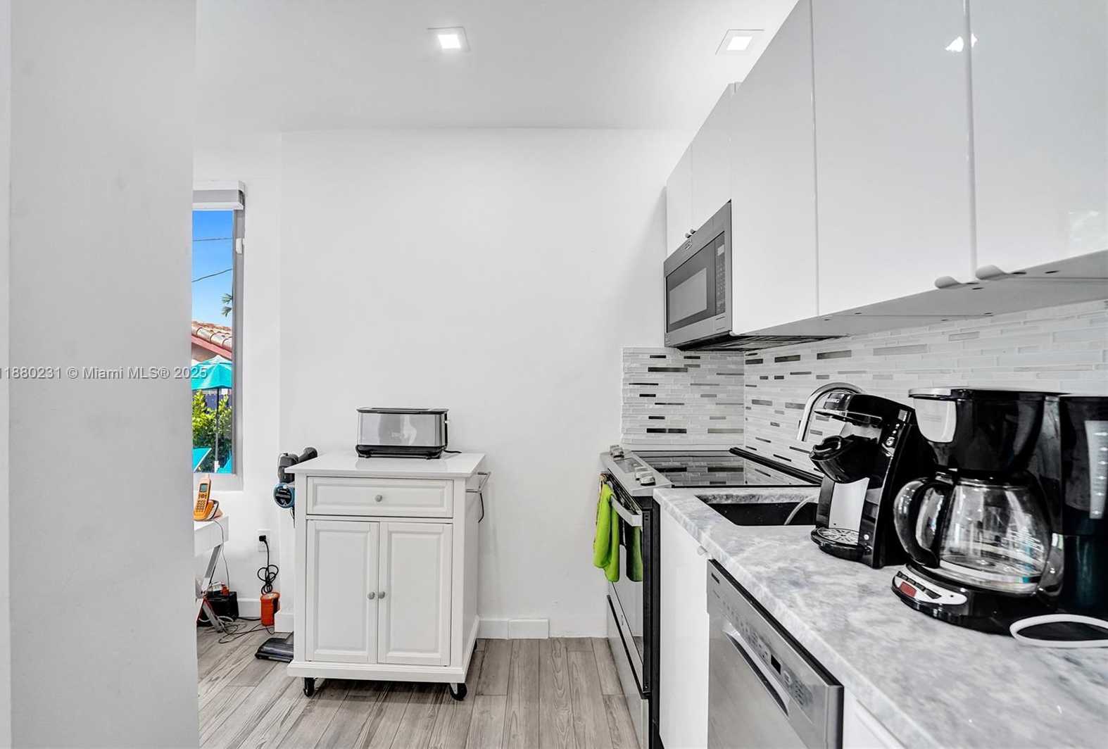 Small Image of 3305 NORTH EAST 16TH CT #Guest House, Fort Lauderdale Number 11