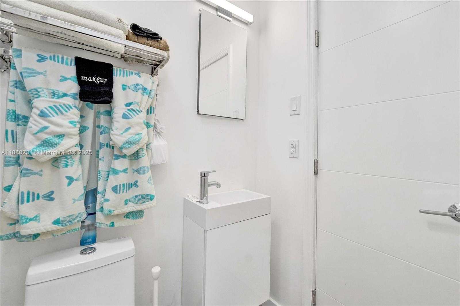Small Image of 3305 NORTH EAST 16TH CT #Guest House, Fort Lauderdale Number 12