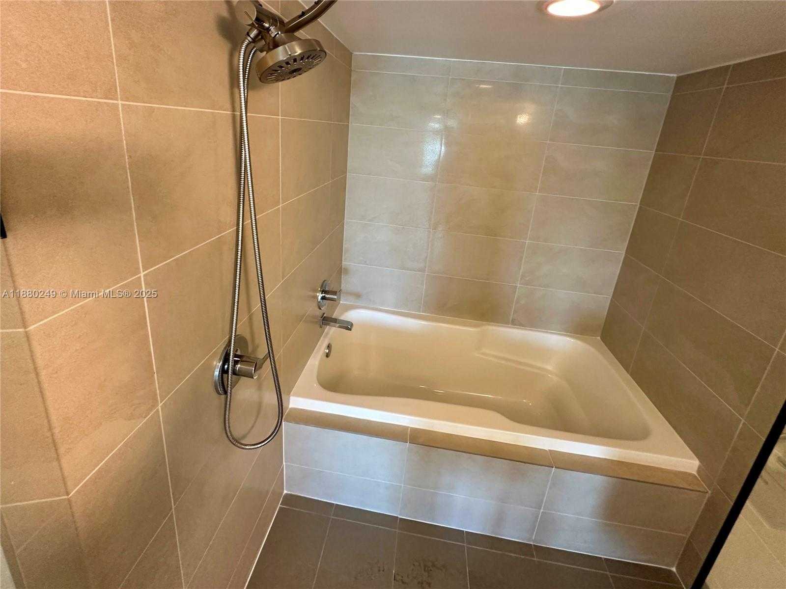Small Image of 6620 INDIAN CREEK DR #209, Miami Beach Number 19