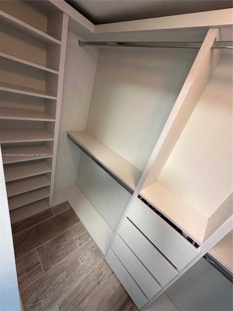 Small Image of 6620 INDIAN CREEK DR #209, Miami Beach Number 20
