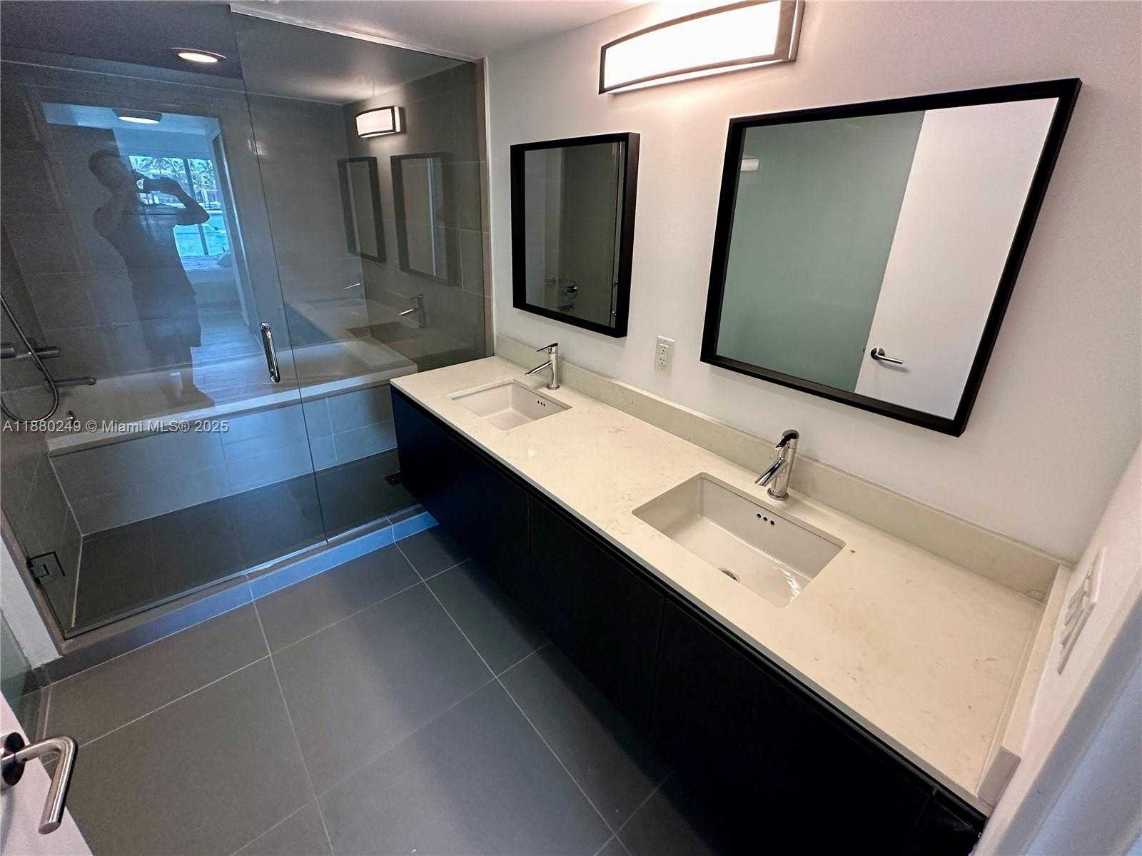 Small Image of 6620 INDIAN CREEK DR #209, Miami Beach Number 8