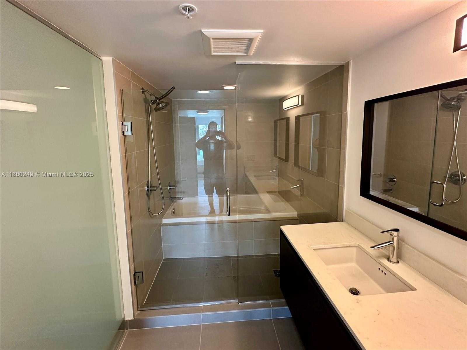 Small Image of 6620 INDIAN CREEK DR #209, Miami Beach Number 9