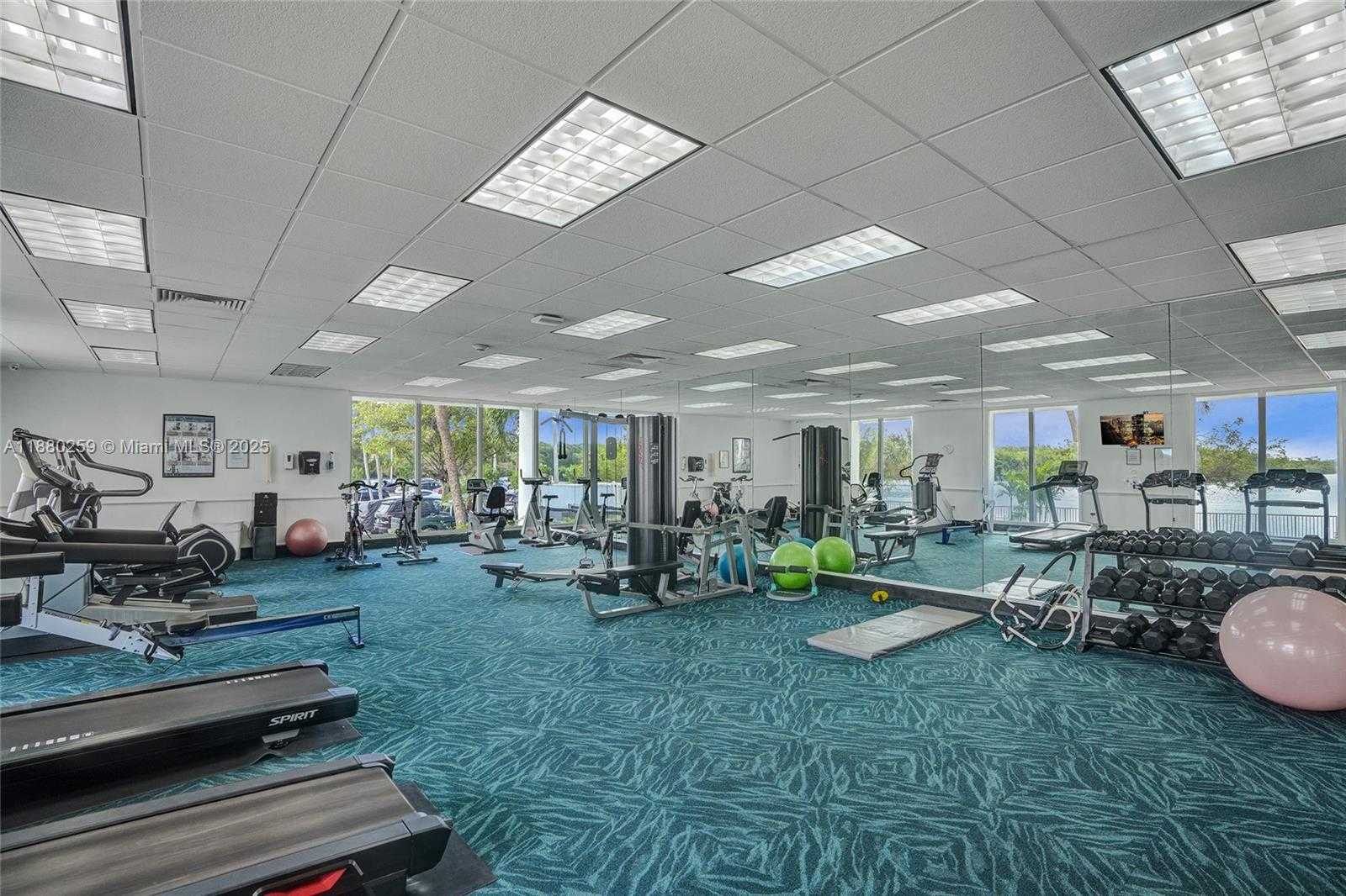 Small Image of 500 BAYVIEW DR #1727, Sunny Isles Beach Number 20