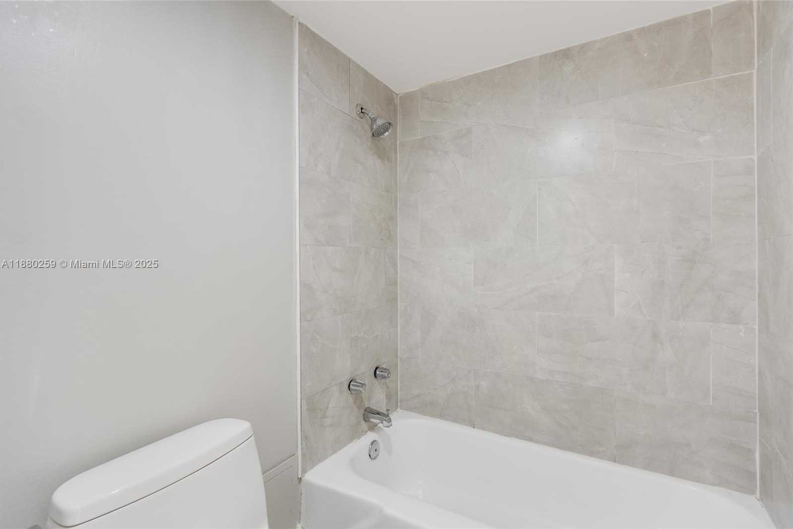 Small Image of 500 BAYVIEW DR #1727, Sunny Isles Beach Number 31