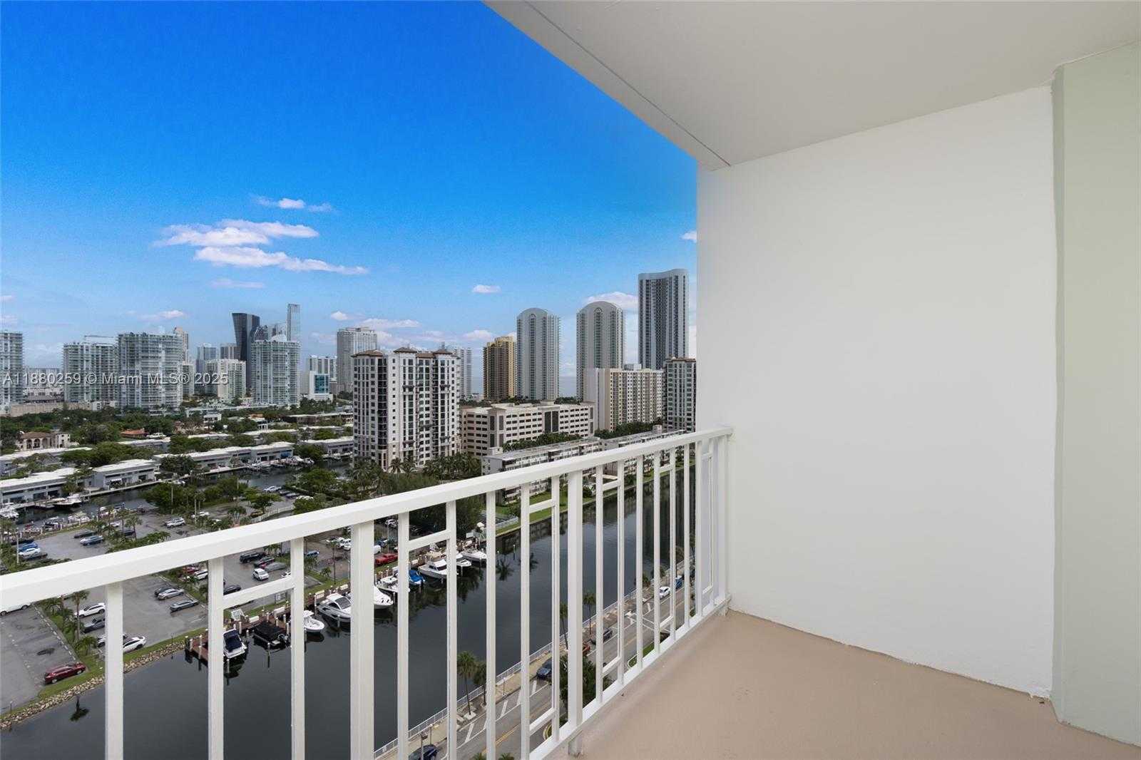 Small Image of 500 BAYVIEW DR #1727, Sunny Isles Beach Number 38