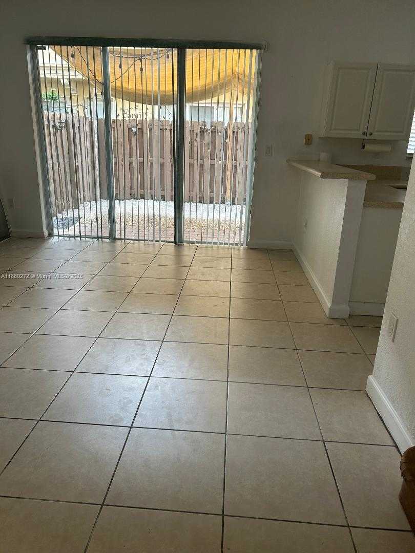 Small Image of Miami Number 24