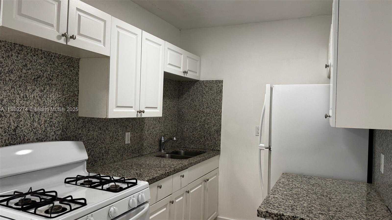 Small Image of 1225 MARSEILLE DR #26, Miami Beach Number 10