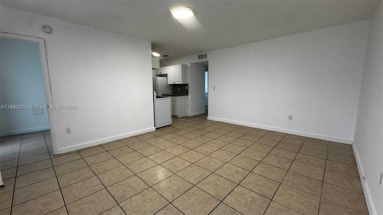 Small Image of 1225 MARSEILLE DR #26, Miami Beach Number 14