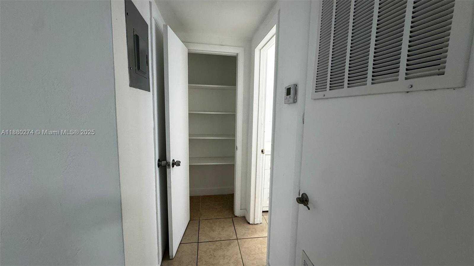 Small Image of 1225 MARSEILLE DR #26, Miami Beach Number 5