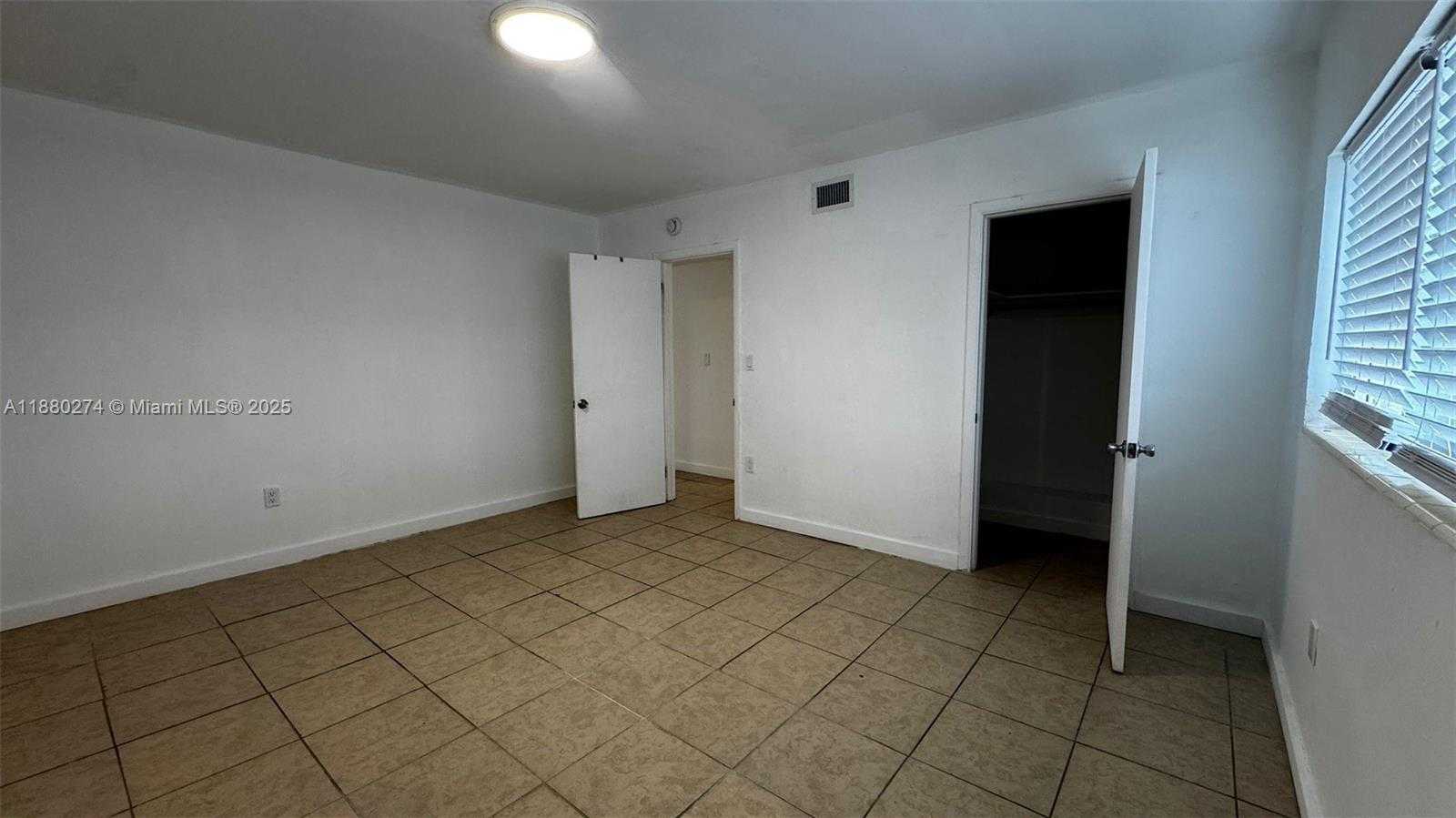 Small Image of 1225 MARSEILLE DR #26, Miami Beach Number 6