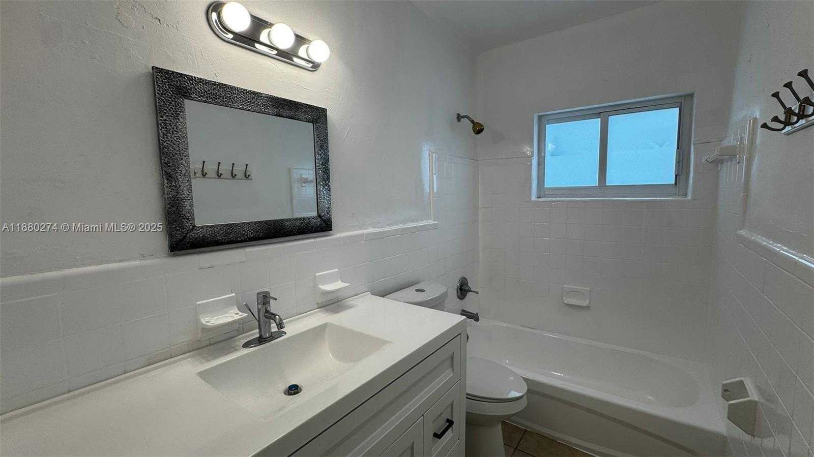 Small Image of 1225 MARSEILLE DR #26, Miami Beach Number 8
