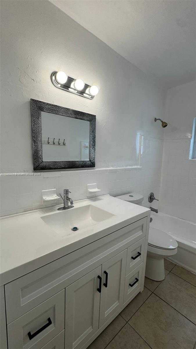 Small Image of 1225 MARSEILLE DR #26, Miami Beach Number 9