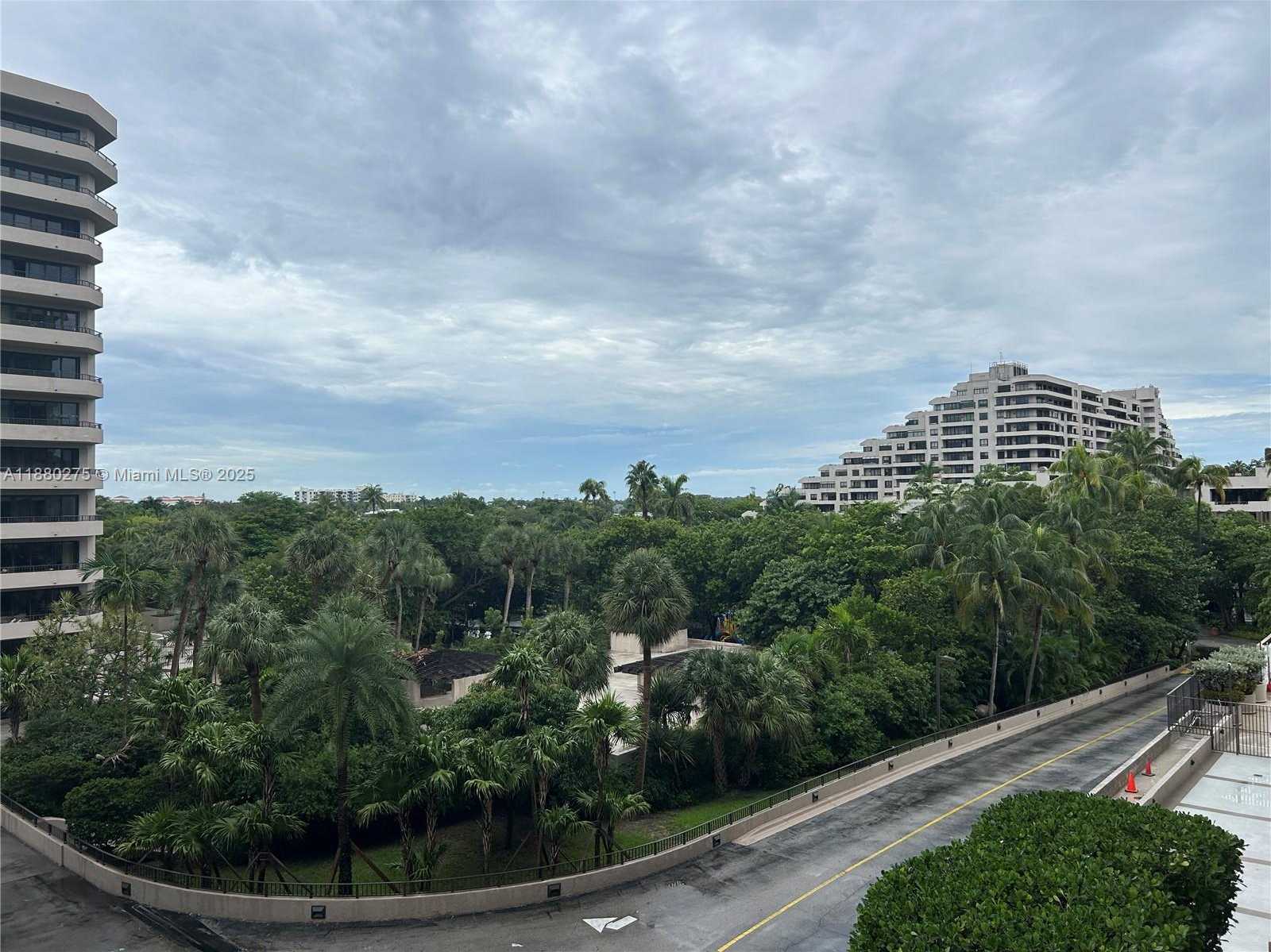 Small Image of 251 CRANDON BLVD #424, Key Biscayne Number 4