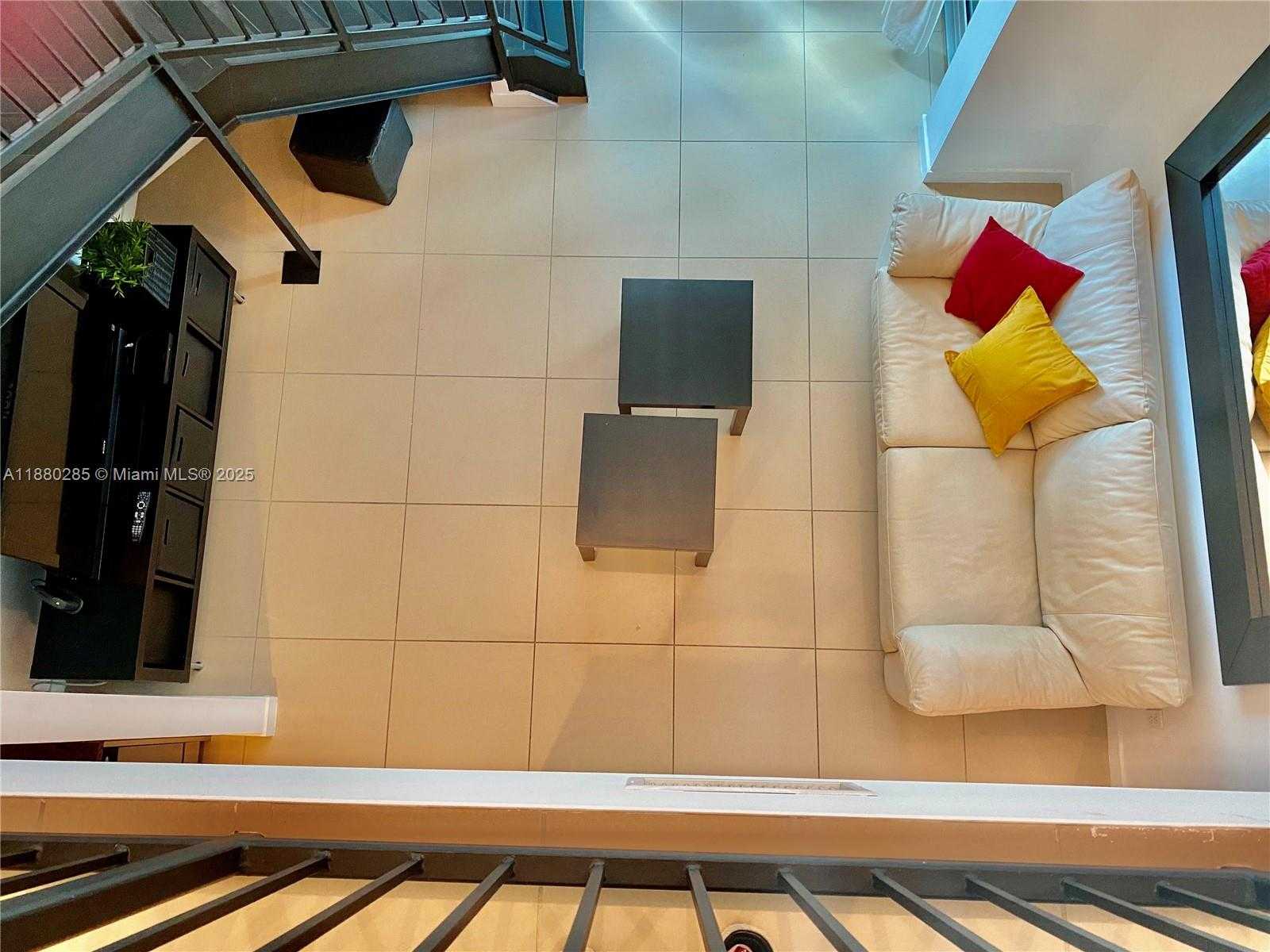 Small Image of 300 SOUTH BISCAYNE BLVD #Loft 604, Miami Number 10