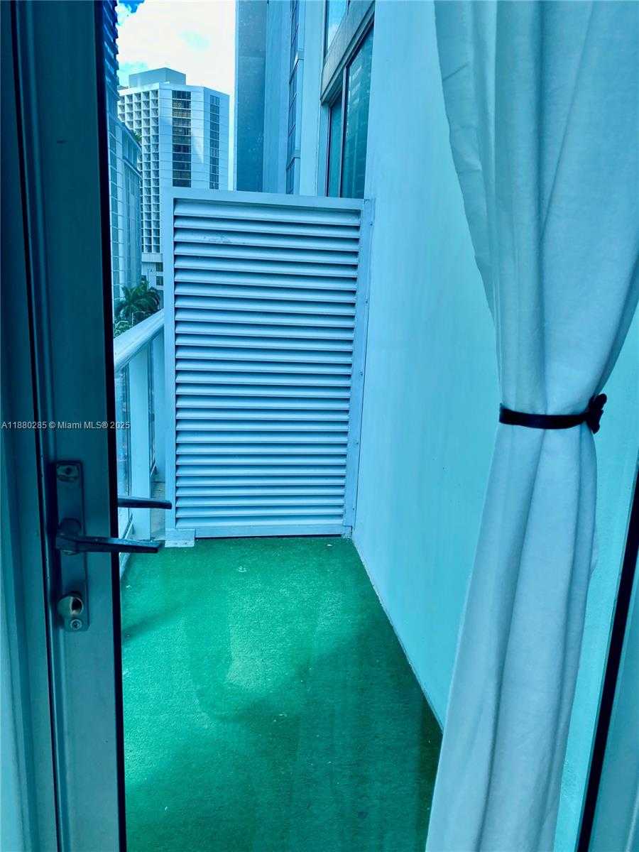 Small Image of 300 SOUTH BISCAYNE BLVD #Loft 604, Miami Number 15