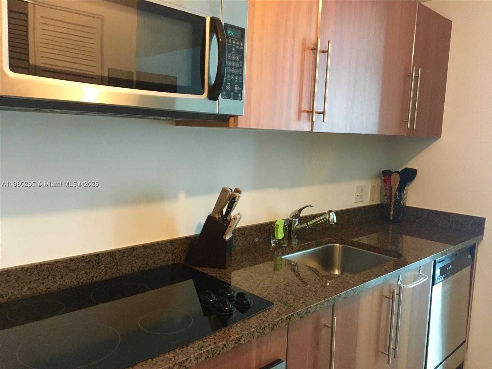 Small Image of 300 SOUTH BISCAYNE BLVD #Loft 604, Miami Number 18