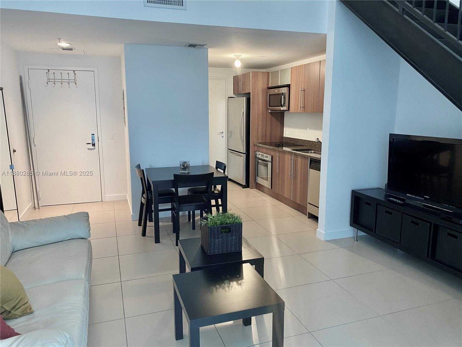 Small Image of 300 SOUTH BISCAYNE BLVD #Loft 604, Miami Number 2