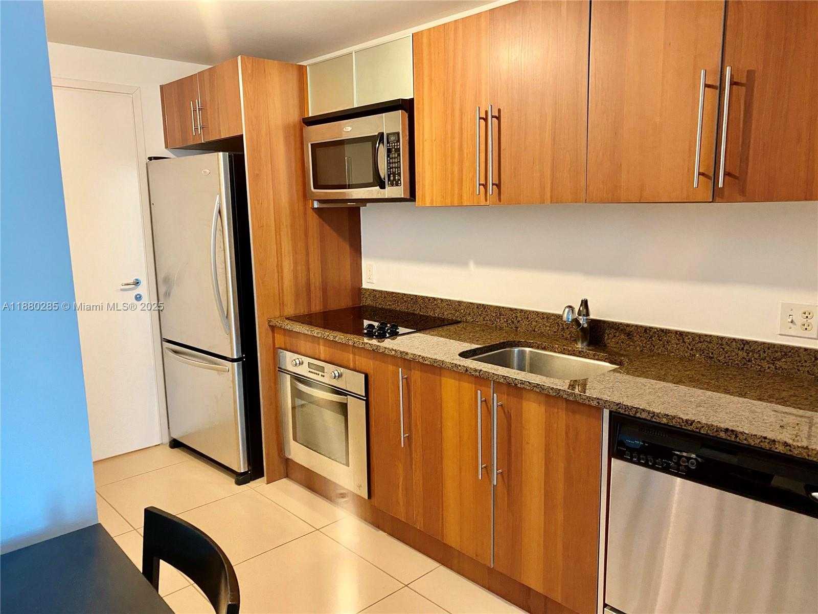 Small Image of 300 SOUTH BISCAYNE BLVD #Loft 604, Miami Number 4