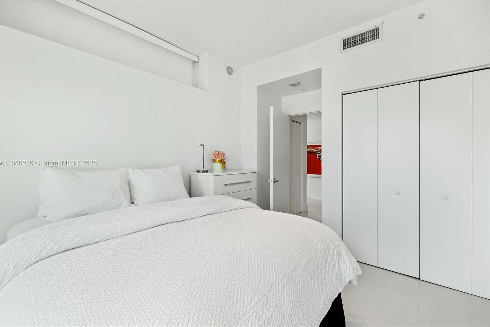 Small Image of 900 BISCAYNE BLVD #3112, Miami Number 11