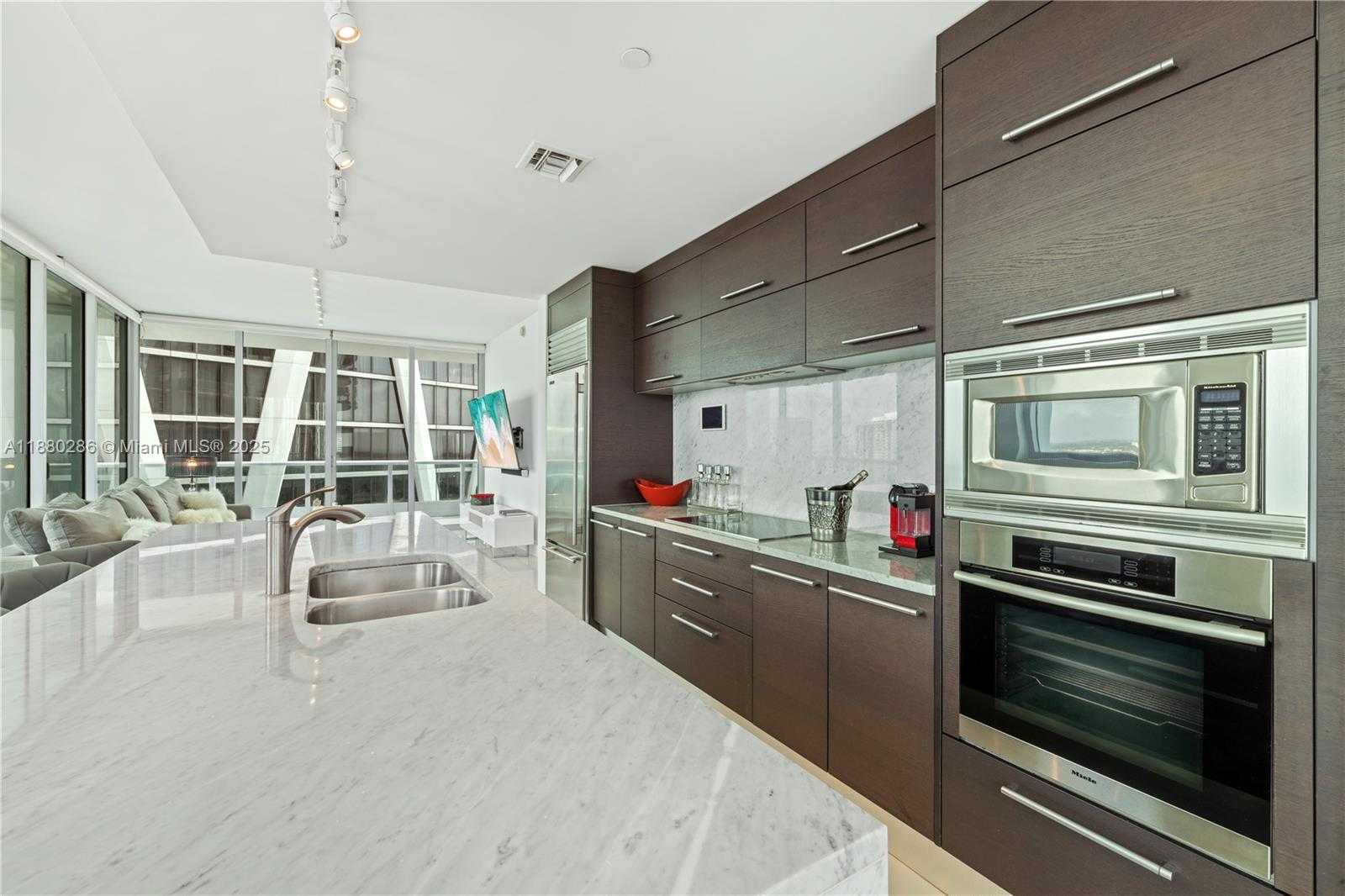 Small Image of 900 BISCAYNE BLVD #3112, Miami Number 7