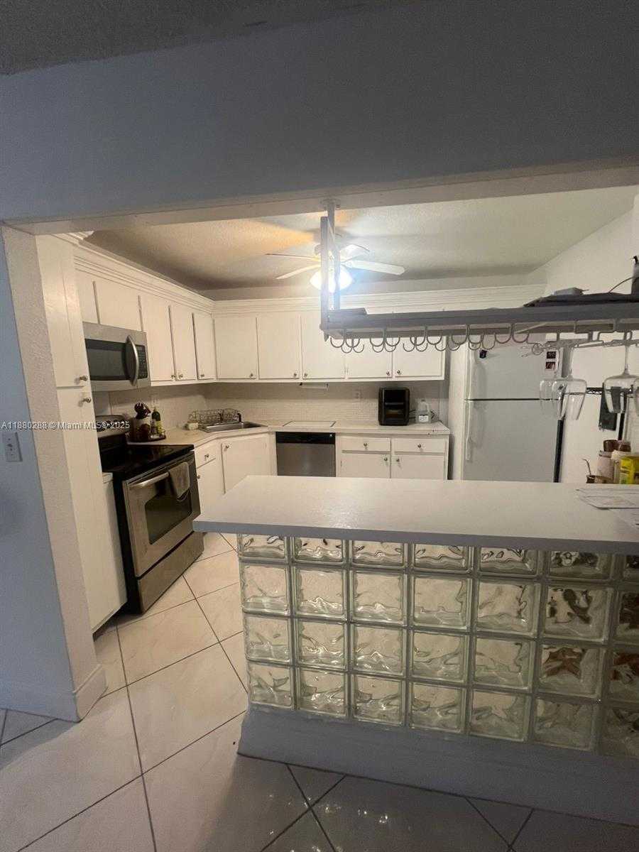 Small Image of 2750 NORTH EAST 183RD ST #1612, Aventura Number 11