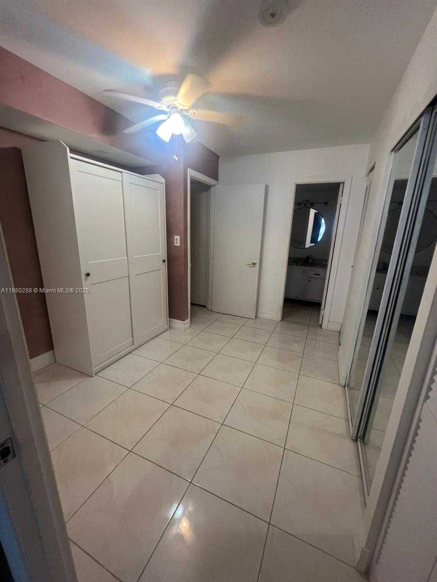 Small Image of 2750 NORTH EAST 183RD ST #1612, Aventura Number 3