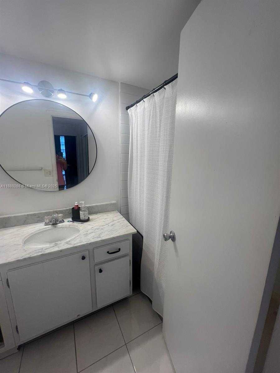 Small Image of 2750 NORTH EAST 183RD ST #1612, Aventura Number 6