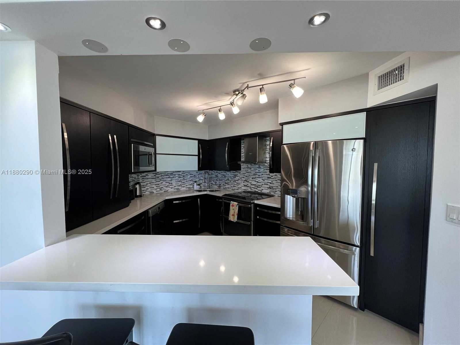 Small Image of 5161 COLLINS AVE #514, Miami Beach Number 6