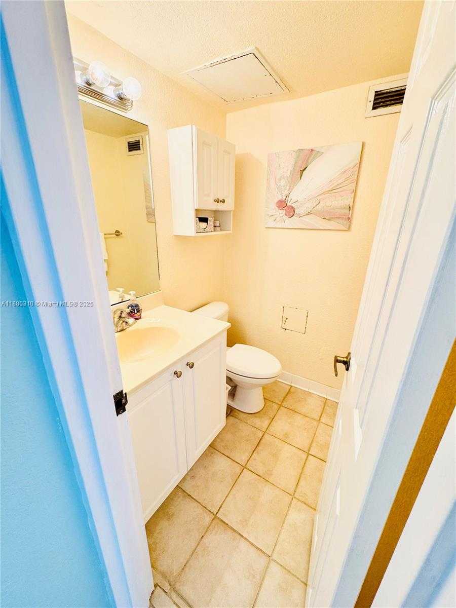 Small Image of 2501 SOUTH OCEAN DR #PH21, Hollywood Number 10